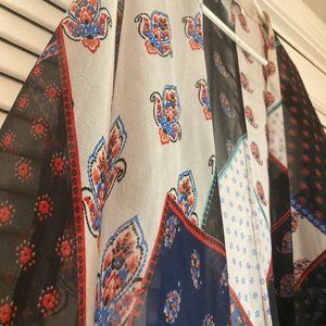 LIKE NEW! Patterned kimono from Paradigma